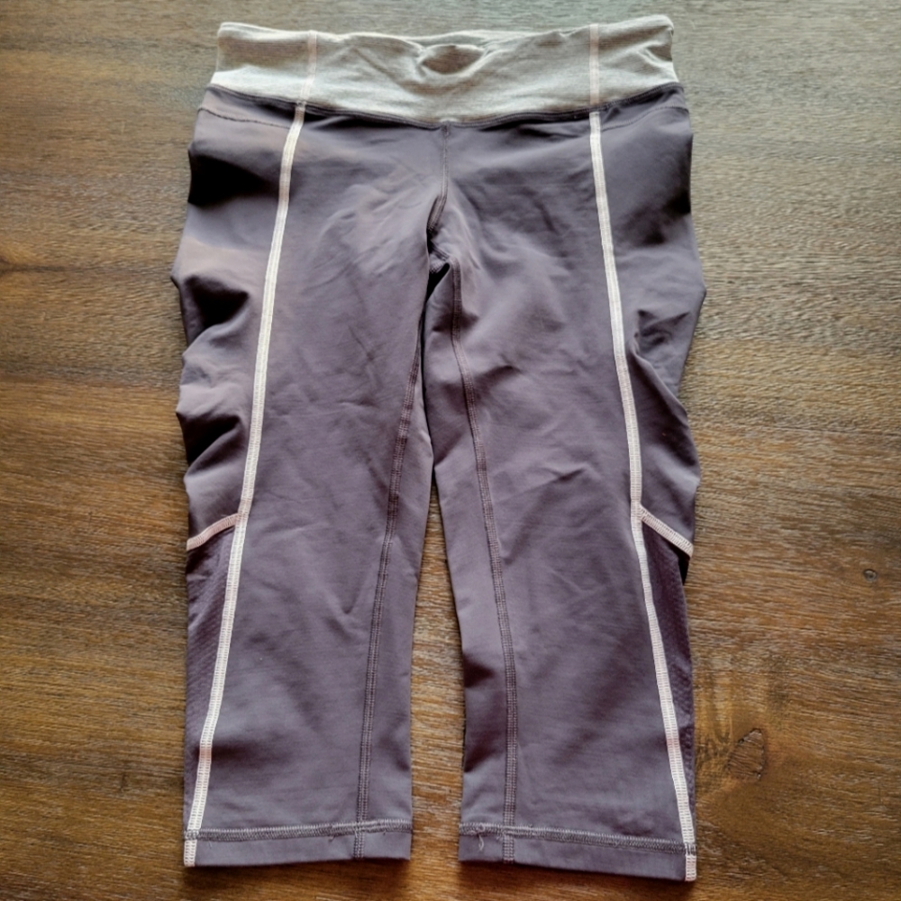 Lululemon Athletica Run with Me Run Crops - Size 6
